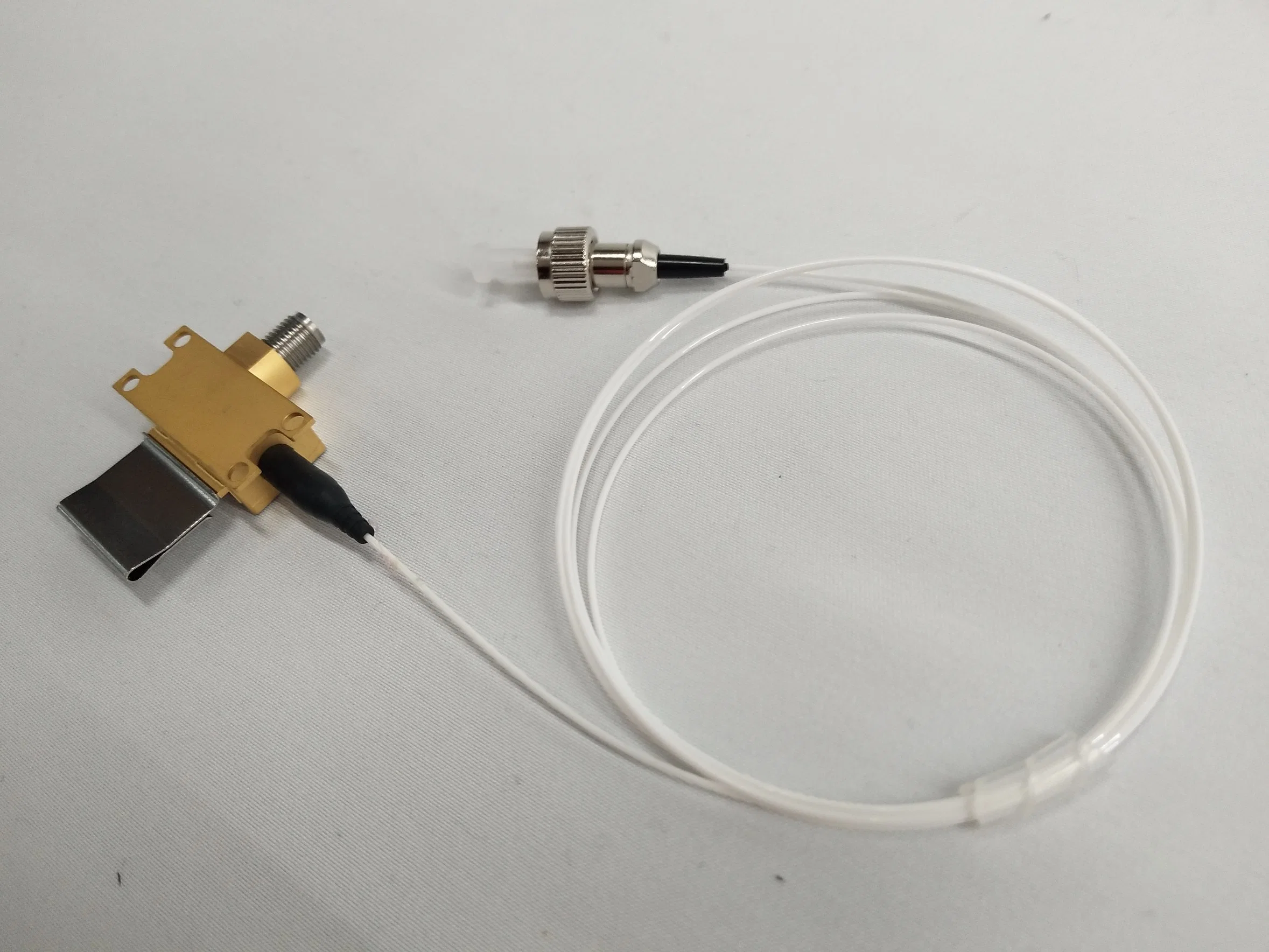 Broadband RF Direct-Tuned Dfb Laser with Low Noise for Lidar Ecm