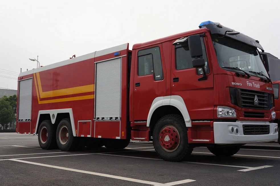 Sinotruk HOWO Espuma de agua de rescate de Bomberos 4X2 Camión Contra Incendios