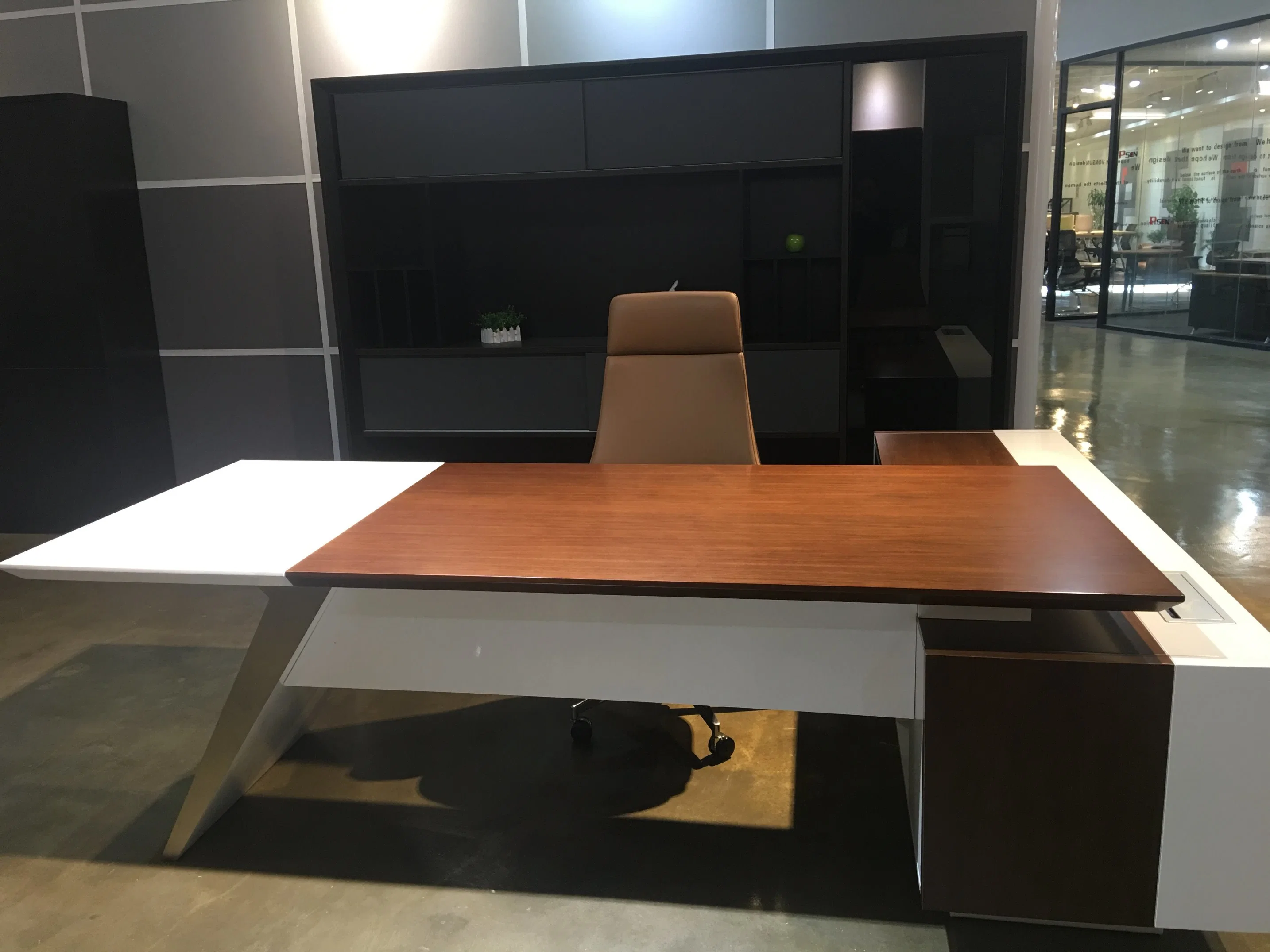 مكتب MFC Office Executive Desk ذو التصميم العصري المتميز (PZ-002)