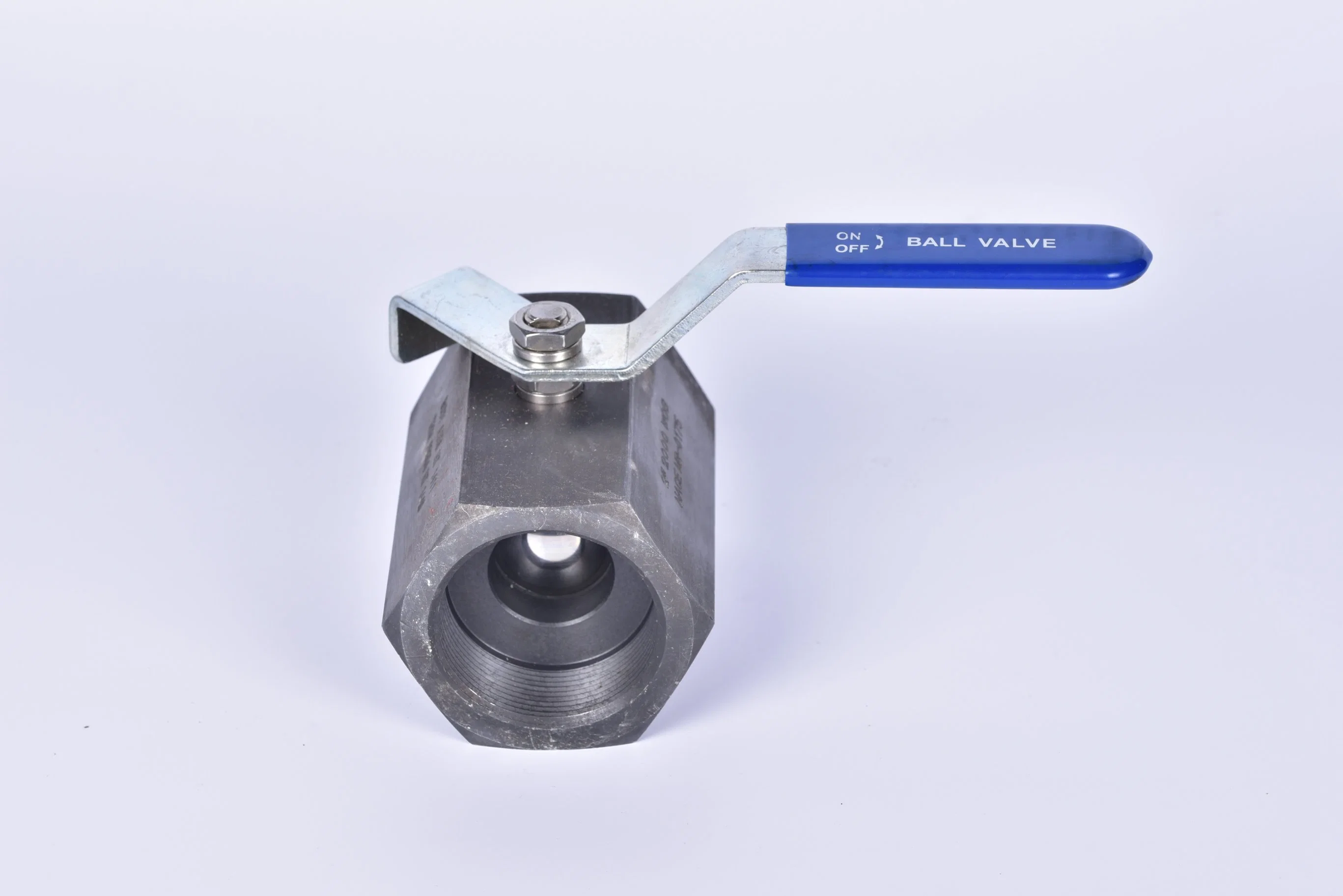 2PC Hexagonal Carbon Steel Internal Thread Ball Valve with Locking Device