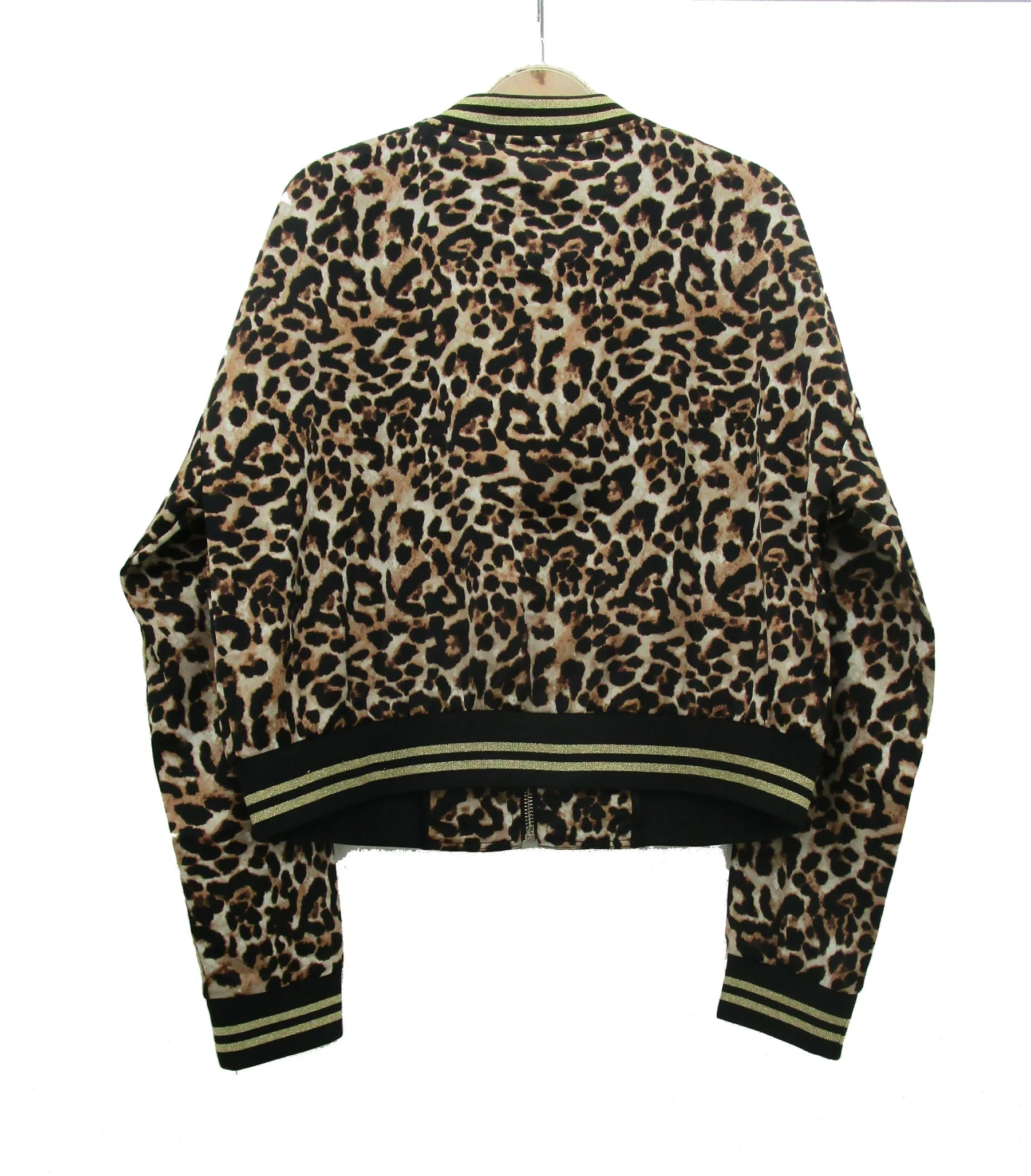 La moda femenina chaqueta con cremallera de leopardo