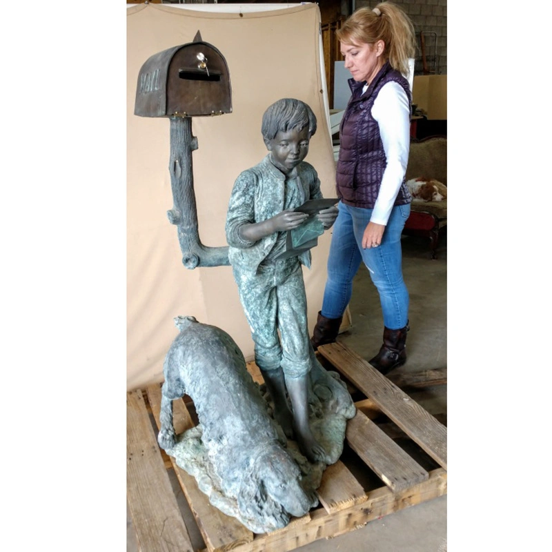 Heißer Verkauf Klassische Gartendekoration Bronze Boy Mailbox Statue