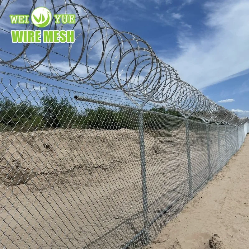 Safety and Low Price Wholesale/Supplier Galvanized Chain Link Fence Cyclone Wire Mesh