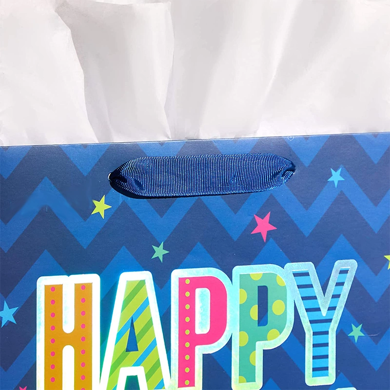 La fábrica de bolsas de papel acepta bolsas de papel personalizadas, incluyendo tamaños personalizados, asas, logotipos y materiales