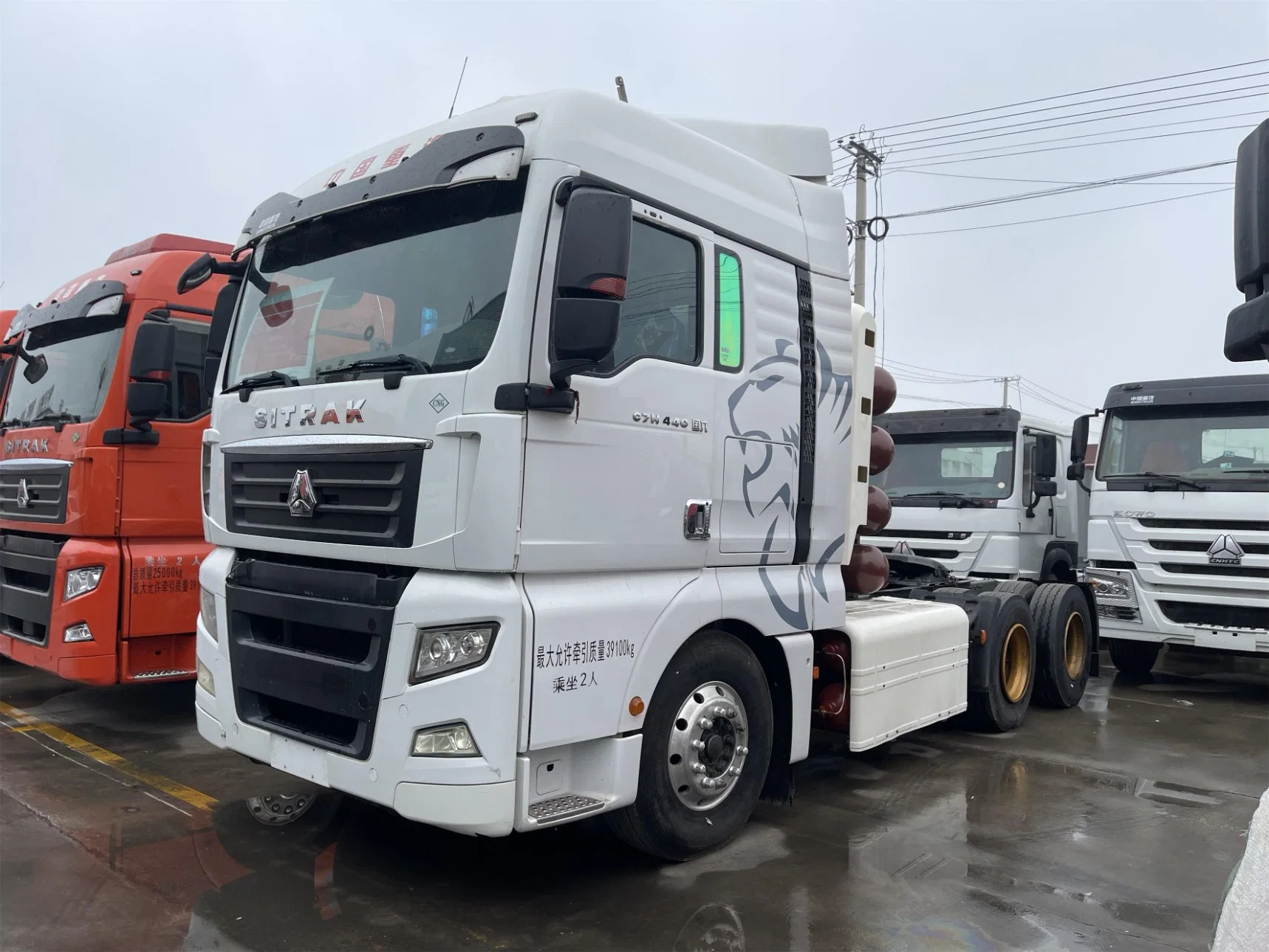 Guter Betriebszustand chinesischer CNG Traktor HOWO 420HP 6X4 gebraucht CNG Abschleppwagen CNG Container Truck für Usbekistan Markt