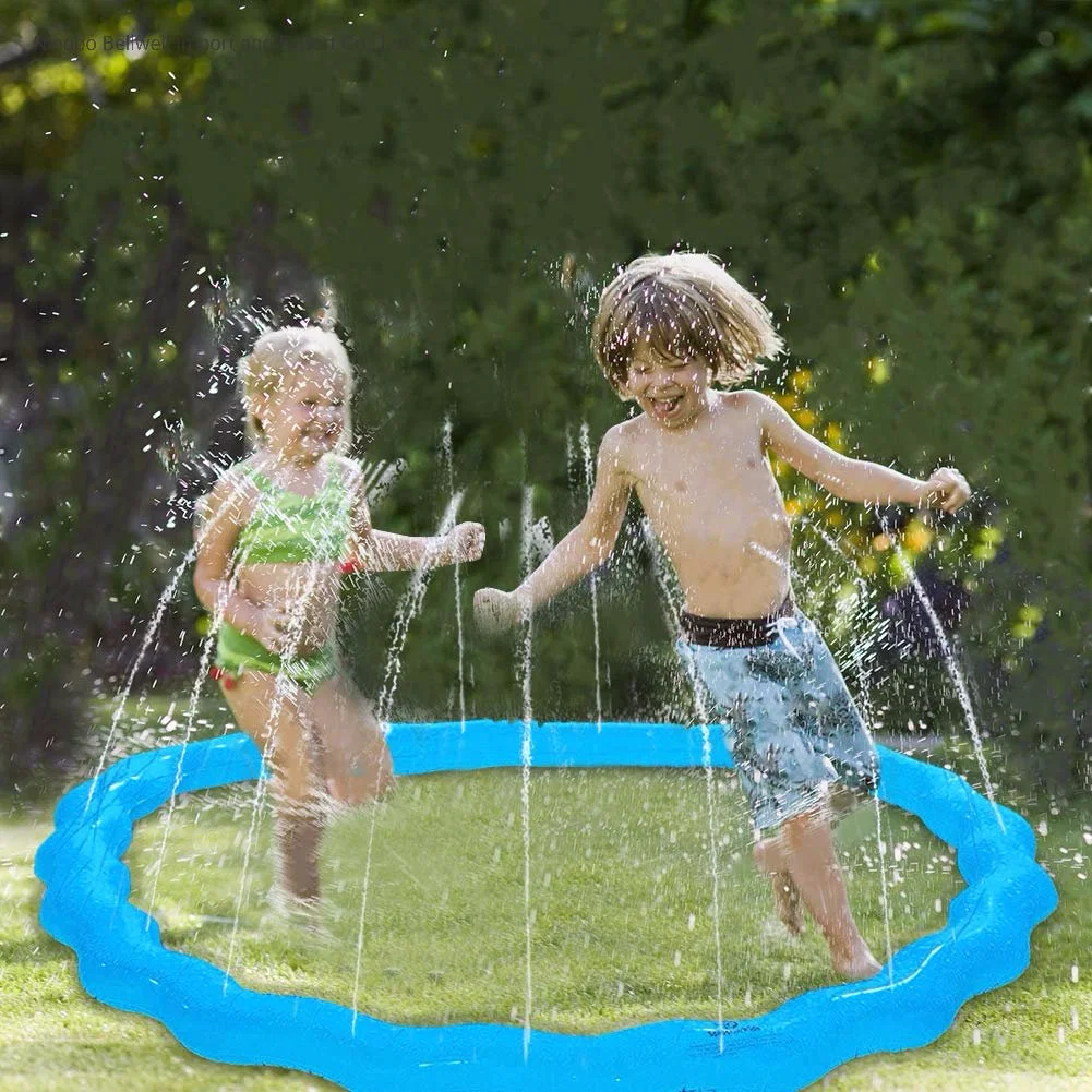 Juguetes de rociadores para niños, juguetes inflables para piscina, tubo de anillo gigante de agua de 68'' para jugar al aire libre en fiestas con rociadores y pulverizadores