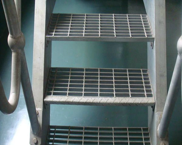 Galvanized Steel Grating Treads for Steel Structure Ladder