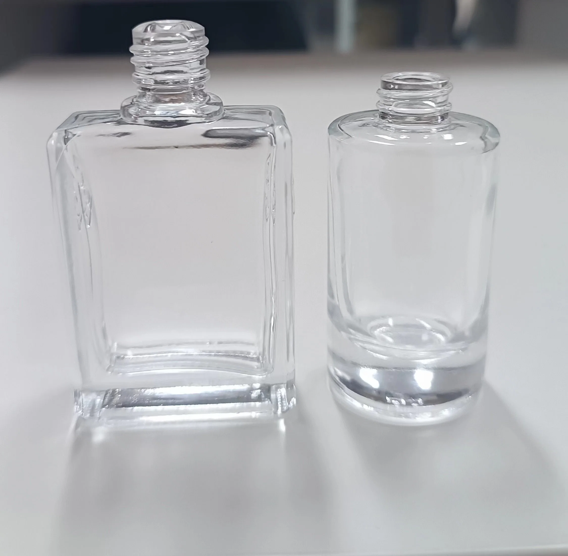 Perfume Glass Bottle Customized Transparent Glass Bottle for Costmetic Packaging