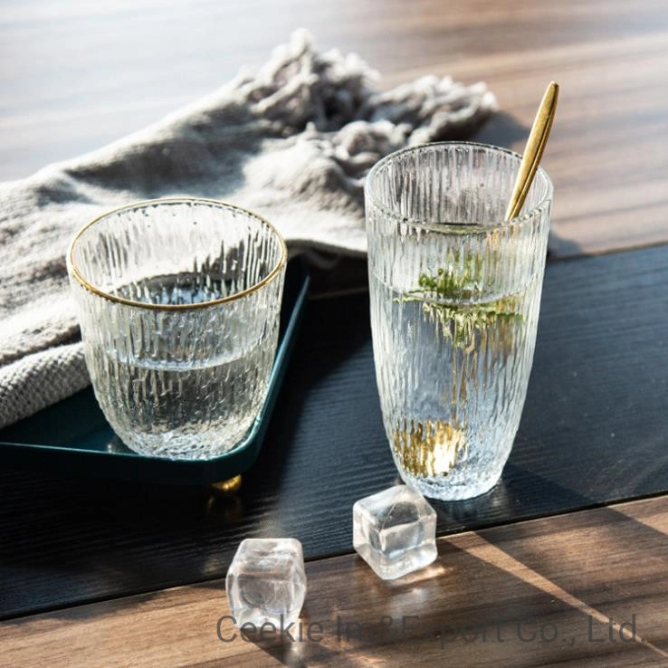 Le lait d'un marteau en verre de jus de verre verre à boire de l'eau tasse tasse en verre