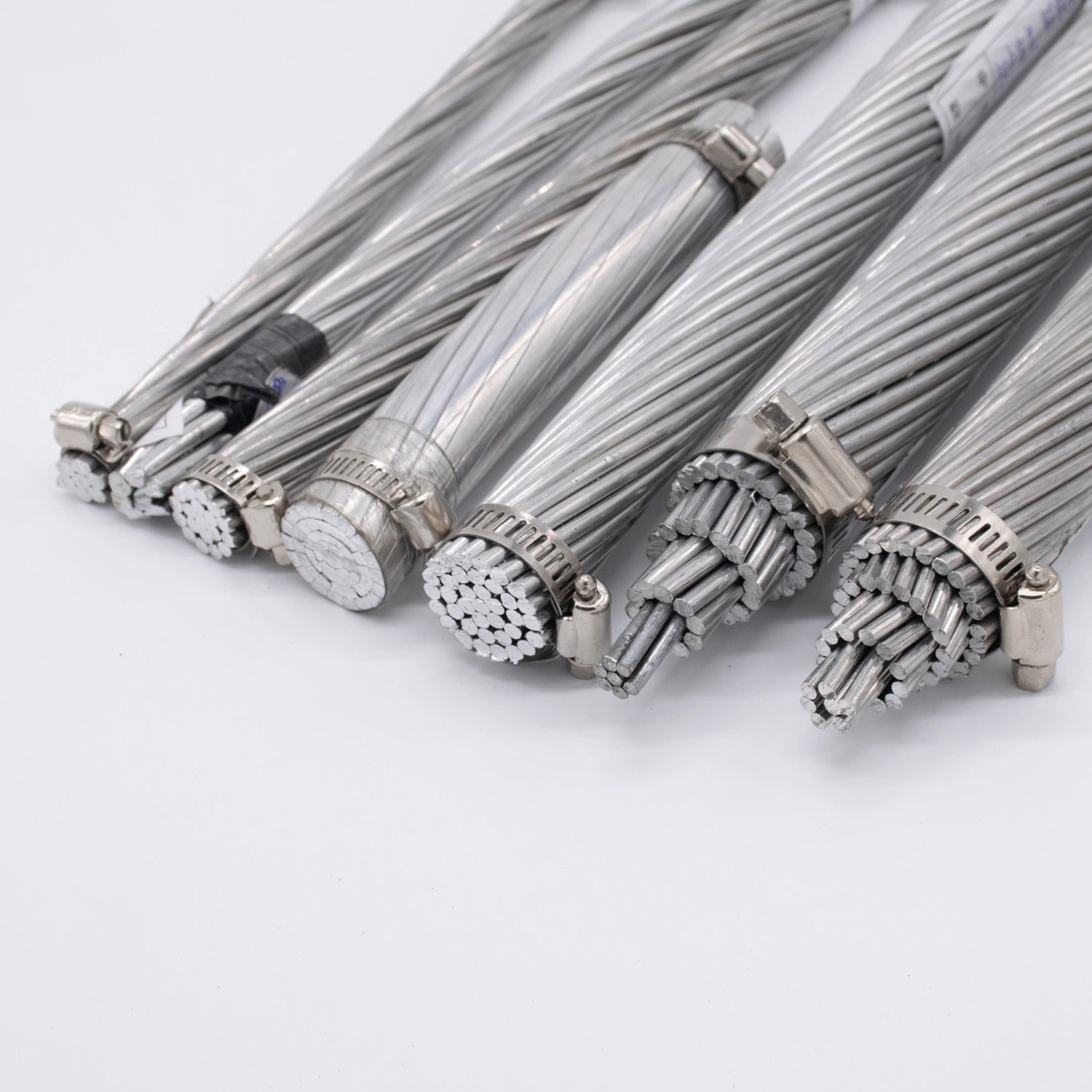 BS215 el núcleo de acero estándar de aluminio de 40 mm2 Cable desnudo hurón conductores ACSR