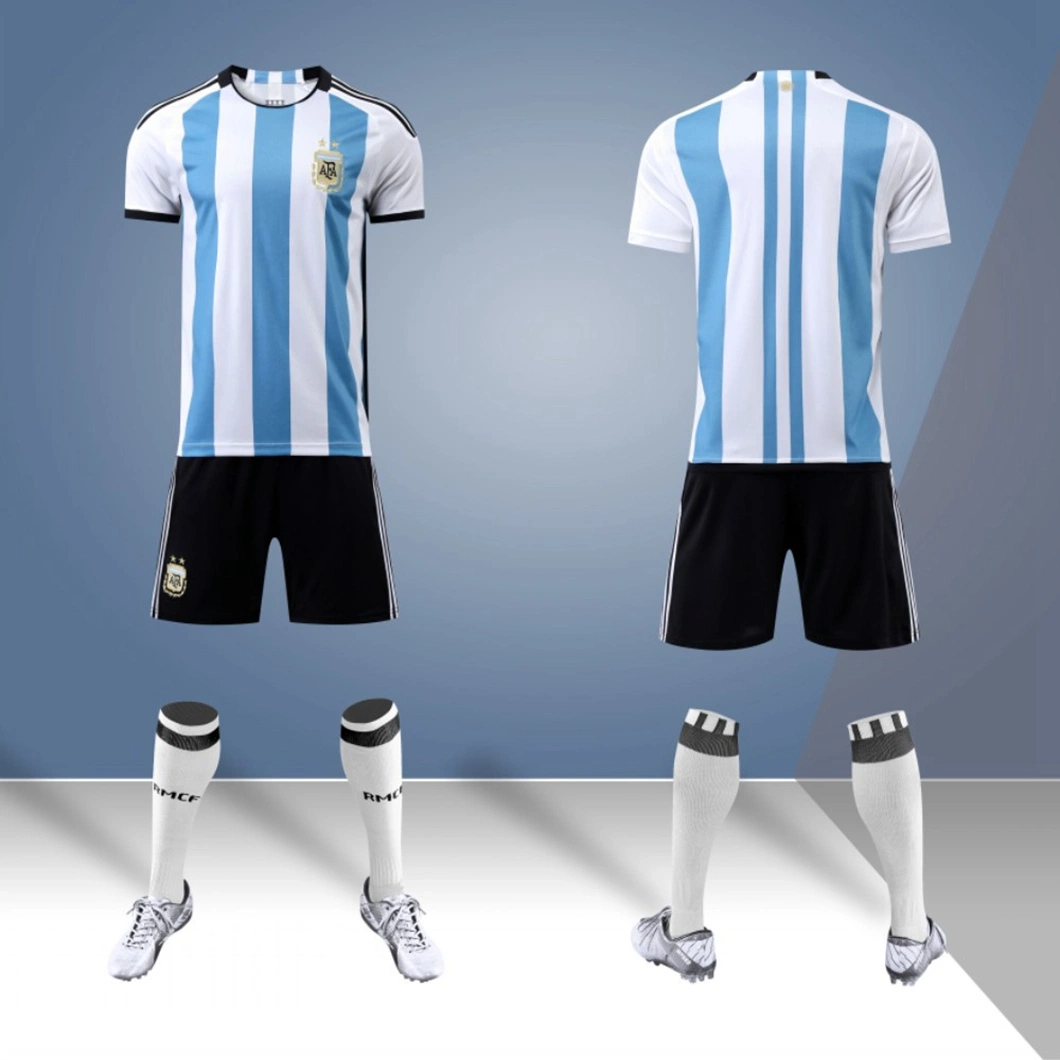 La Fábrica aprueba directamente las camisetas de la selección nacional de Argentina, México, Inglaterra y Uruguay para la Copa Mundial de 2023 de Fútbol.