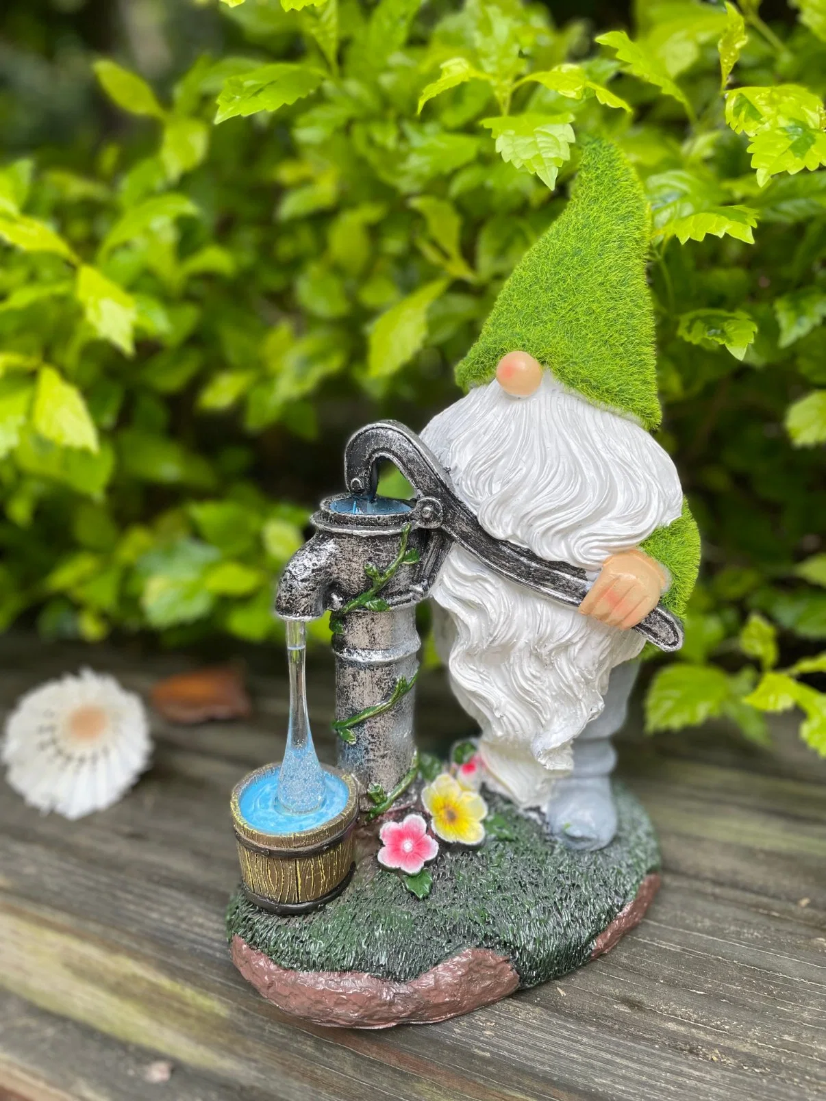 Garden Gnome Statue Ornament Resin Gnome Figurine with Solar LED Lights Outdoor Christmas Decorations for Patio Yard Lawn