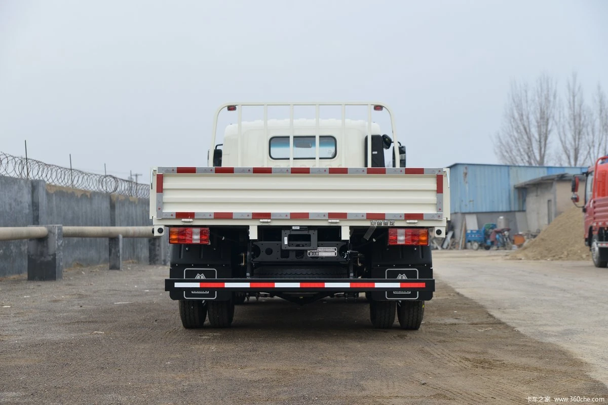 4x4 Part-Load Cargo Van Sinotruk HOWO شاحنة نقل حمولة شاحنة فان قدرة حصانية تبلغ 160