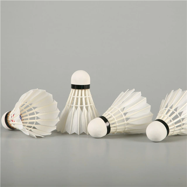 Suministro de fábrica Lingmei 70 Goose Feather Badminton shuttlecock para competición