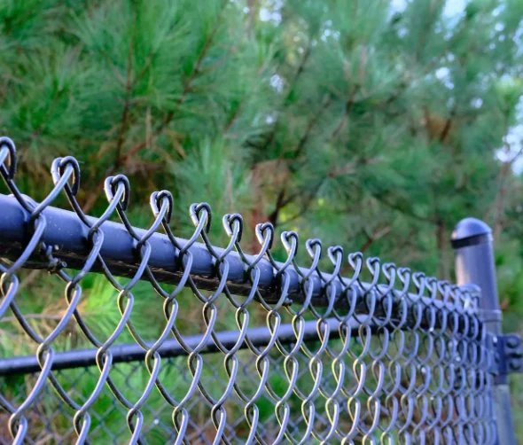 Black Chain Link Fence Fabric and Gate Kits Include Galvanzied & PVC Coated