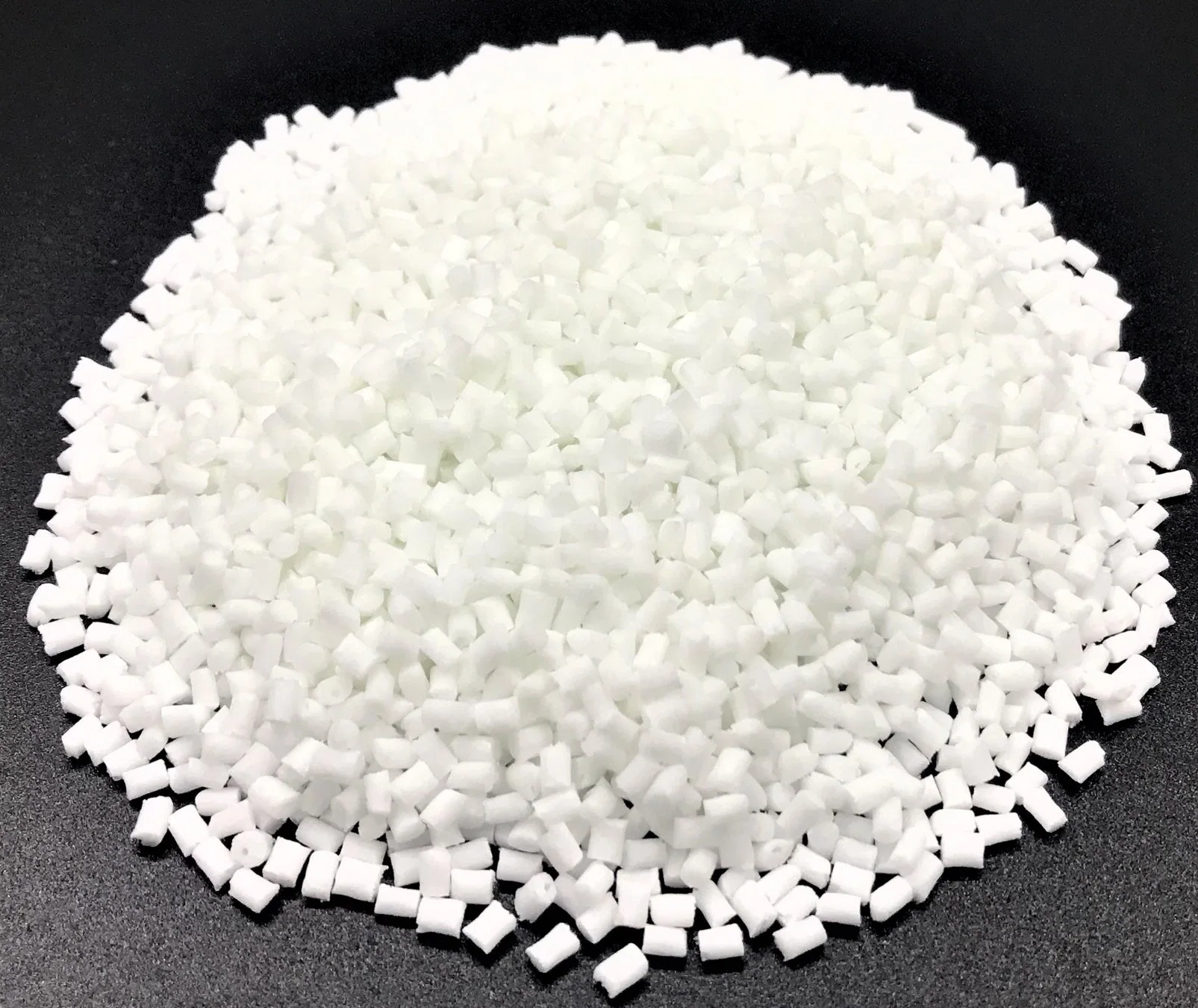 China POM de plástico pellets granulados Materia Prima productos plásticos de ingeniería POM