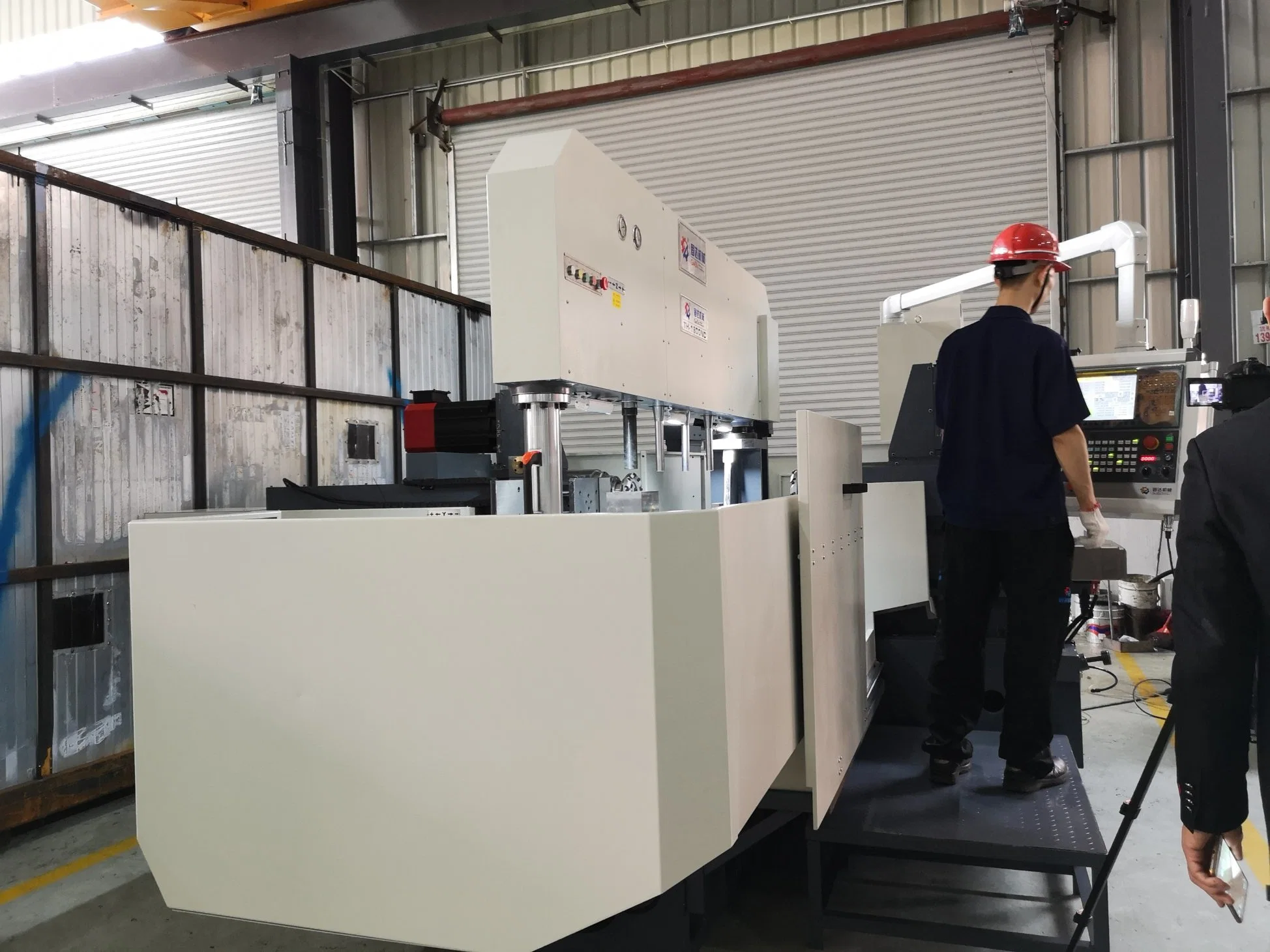 Alta rigidez Heavy-Cutting fresadora CNC de engranajes de acero de molde de doble cara fresado