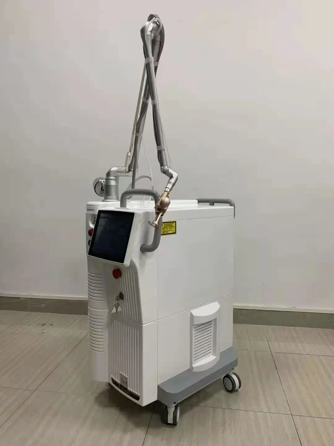 Fotona 4D Fractional CO2 Laser Medical Equipment Hautpflege Scar Ausbau Des Vaginalfestziehens