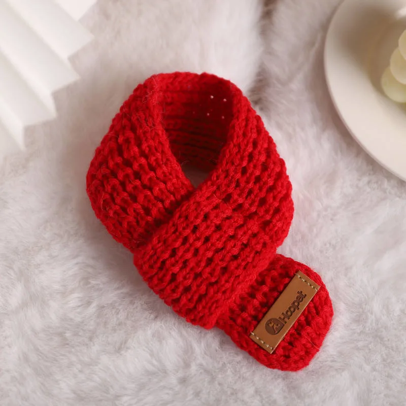 Wholesale/Supplier Fashion Warm Pet Red Knitted Scarf New Year Clothes