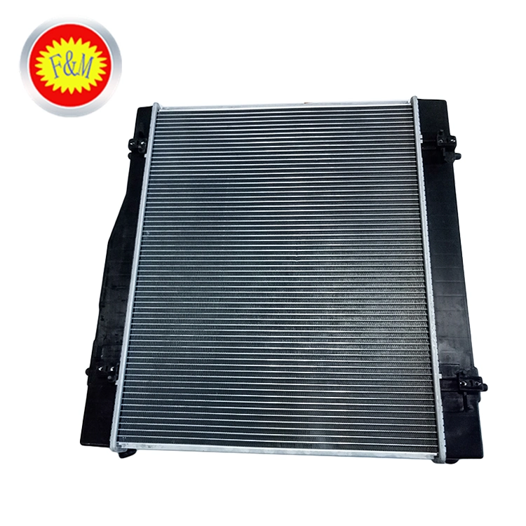 Car Parts 16400-30160 Engine Cooling Radiator for Hiace