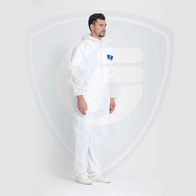 White Disposable Hooded Coveralls SMS Chemical Protective Suits Elastic Cuffs Front Zipper Closure Serged Seams for Spray Painting Mechanic Work