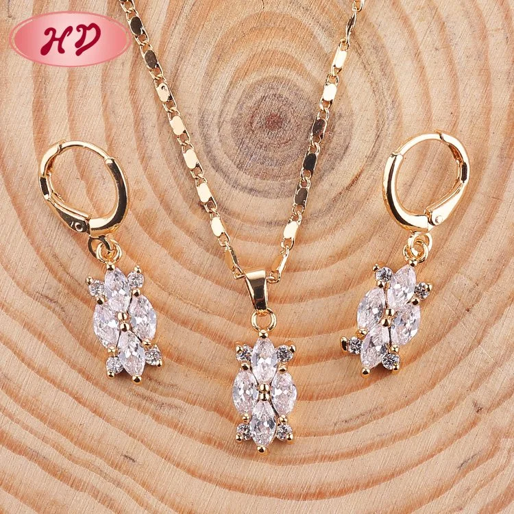 Fashion Hengdian Costume Wholesale/Supplier Imitation Gold Plated Earring Sets Pendant Necklace Jewelry