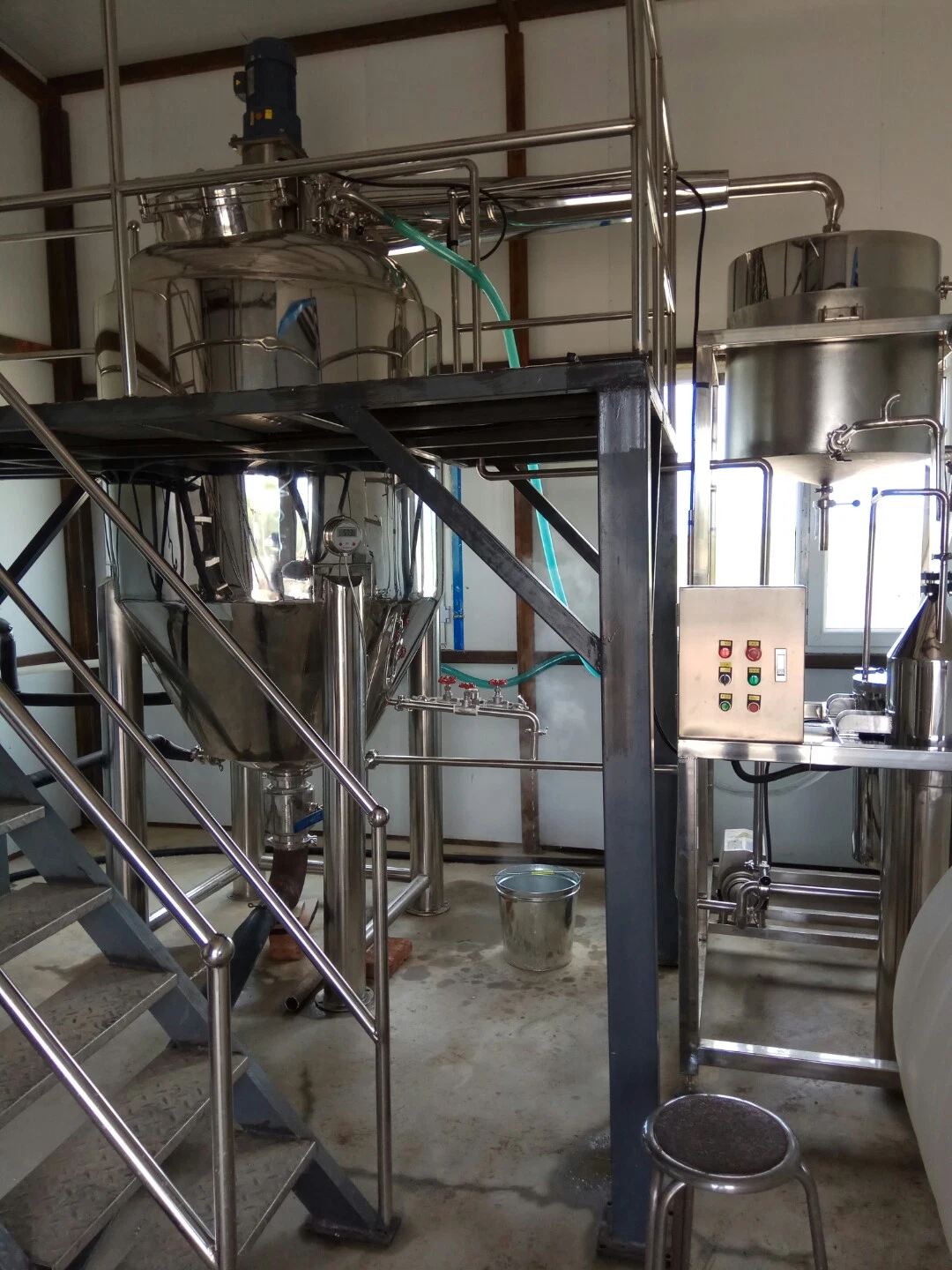 Sandal Wood, Agar Wood, Champa Essential Oil Steam Distillation Plant