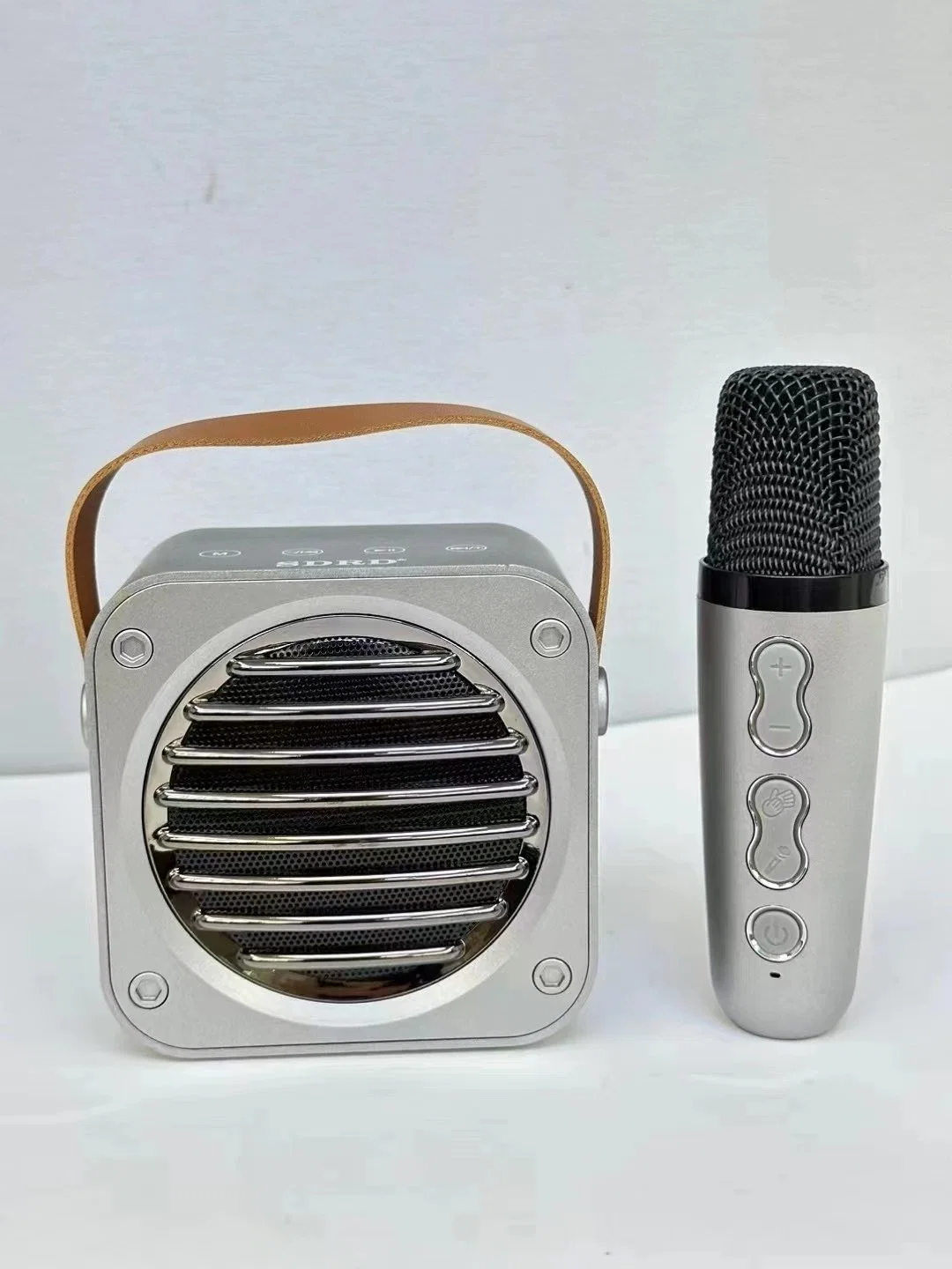 Mini altavoz portátil (SD-504) Bluetooth inalámbrico estéreo Karaoke con micrófono