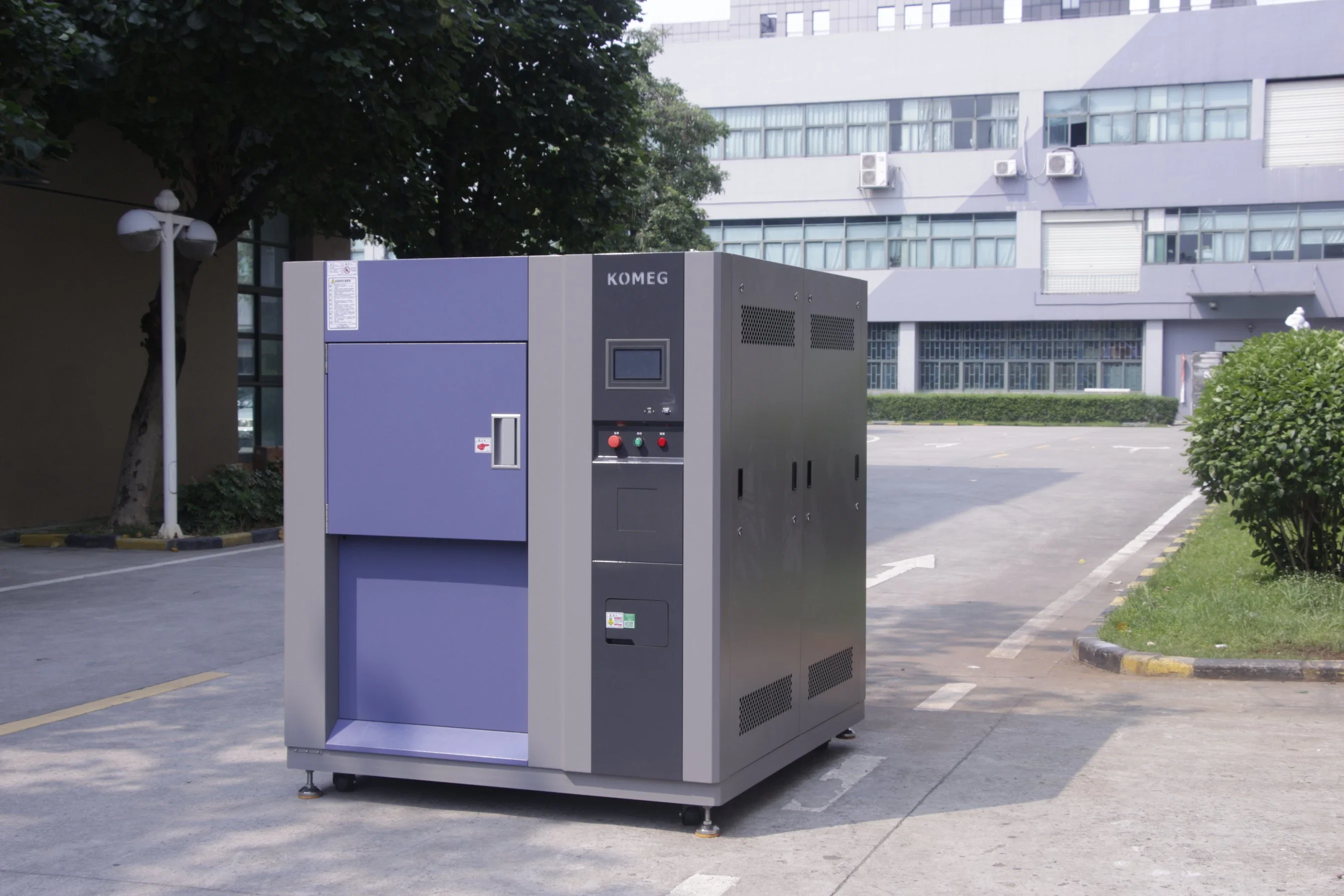 200L High Precision and Reliability Thermal Shock Climatic Test Chamber According to IEC Standards to Measure Aviation, Air Space, Electronic Components