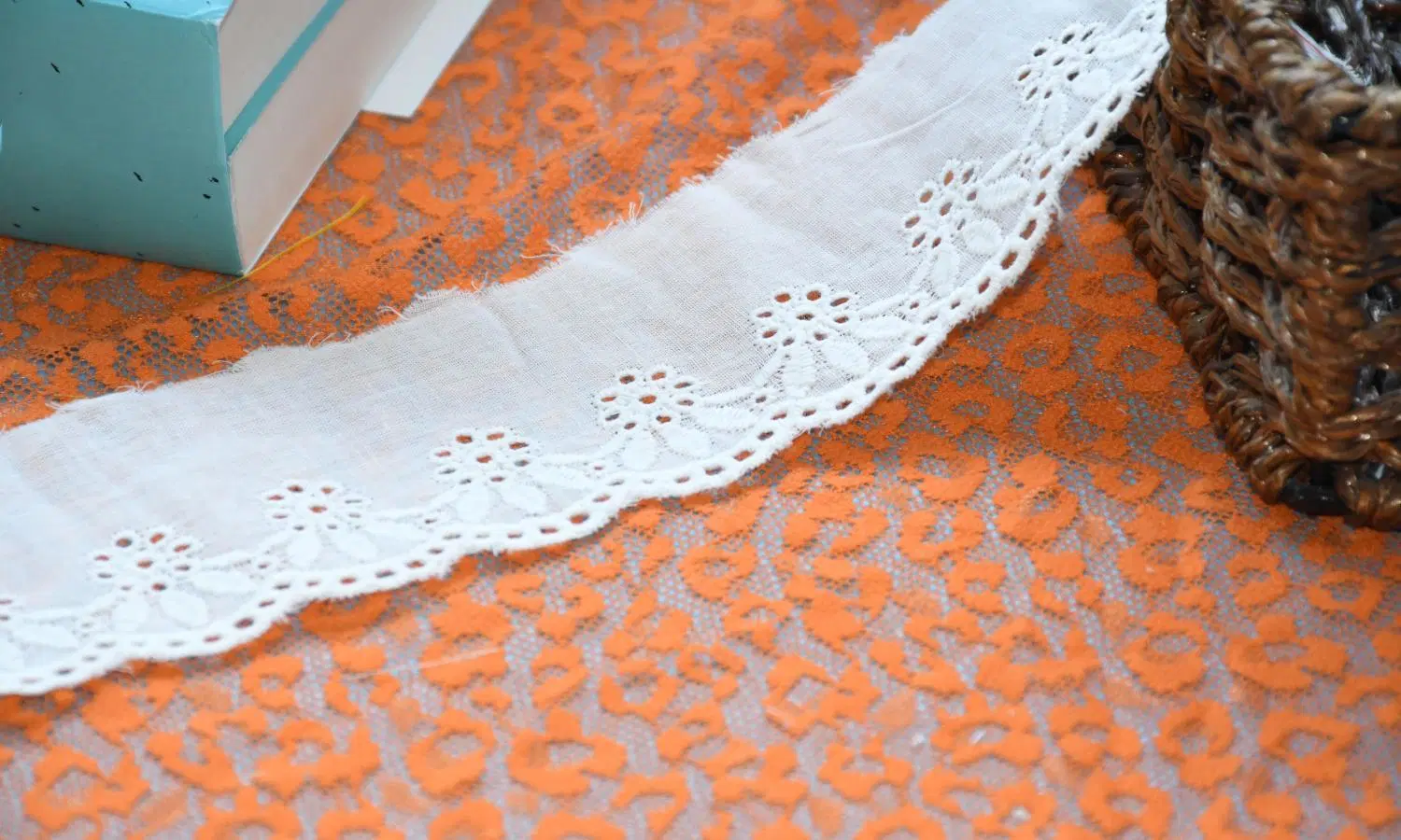 Los encajes de Poplin de algodón bordado La tela de algodón tejido de encaje Wholesale