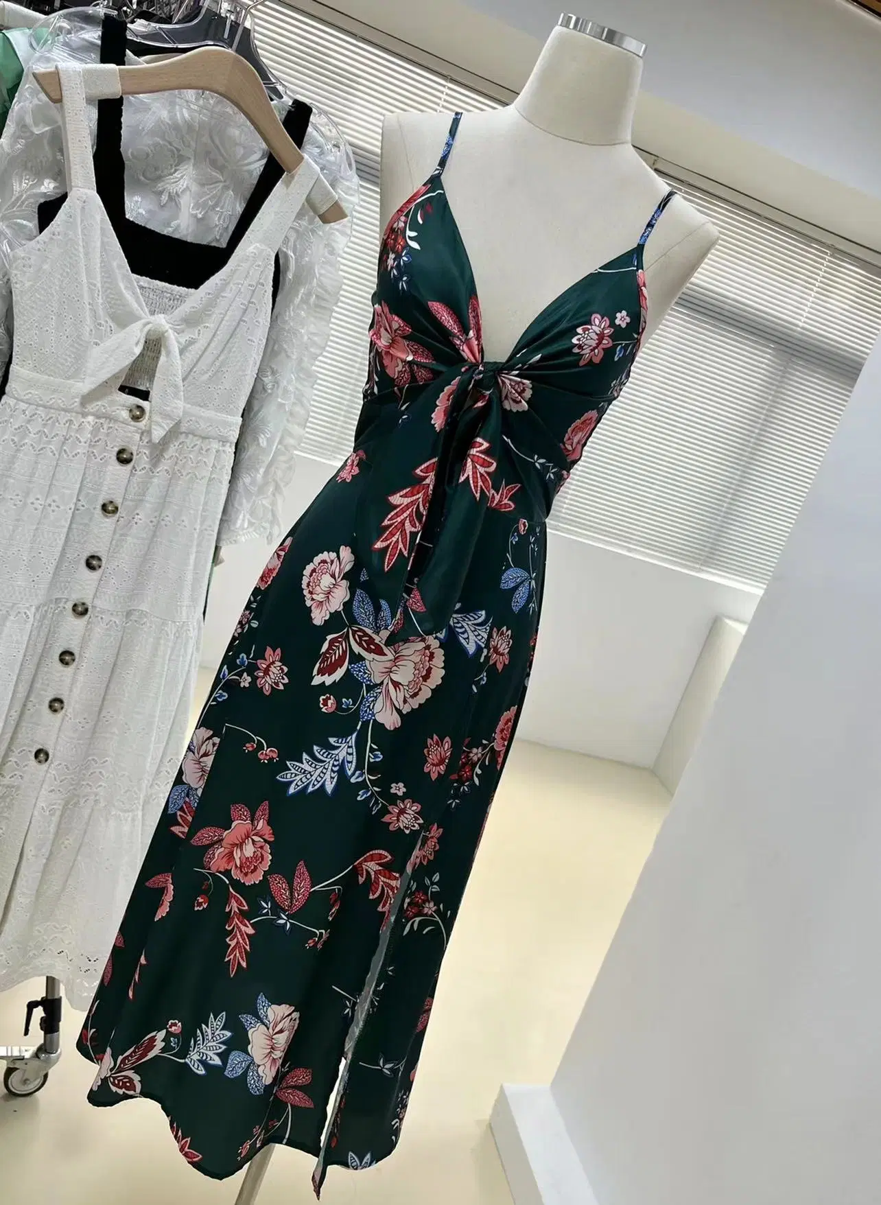 Spring Summer Women Lady Fashion Floral Short Sexy Dress Collection Garment Clothing Custom Clothes Apparel Design Brand Logo Digital Print Wholesale/Suppliers