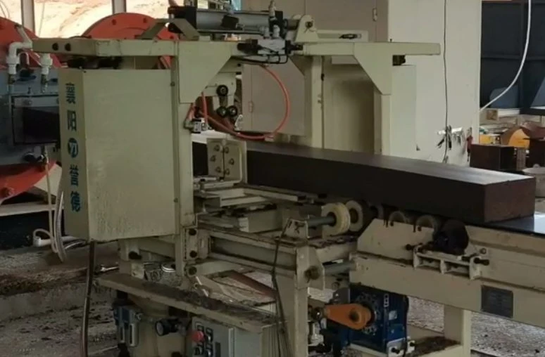 Machine d'empilage robot machine de coupe de bande de coupe à palettisation