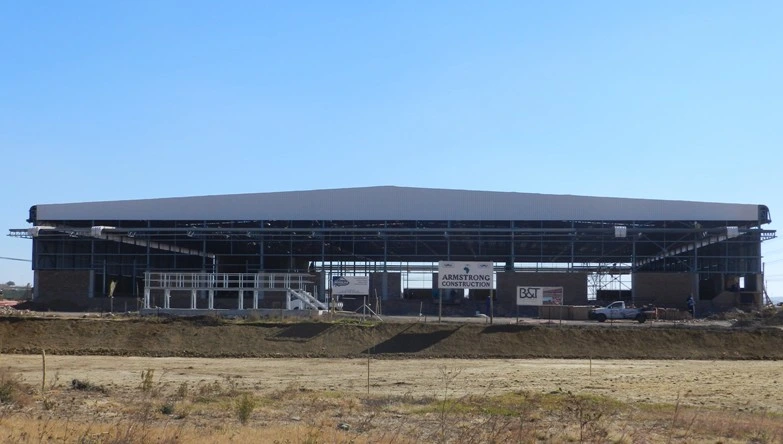 Leichte vorgefertigte maßgeschneiderte Stahlstruktur Engineered Projekt Lagerhaus Gebäude in Afrikanische Länder