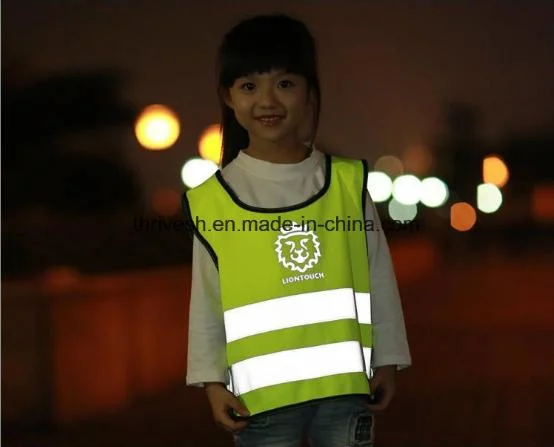 Les enfants mignon de sécurité réfléchissant haute visibilité gilet de trafic