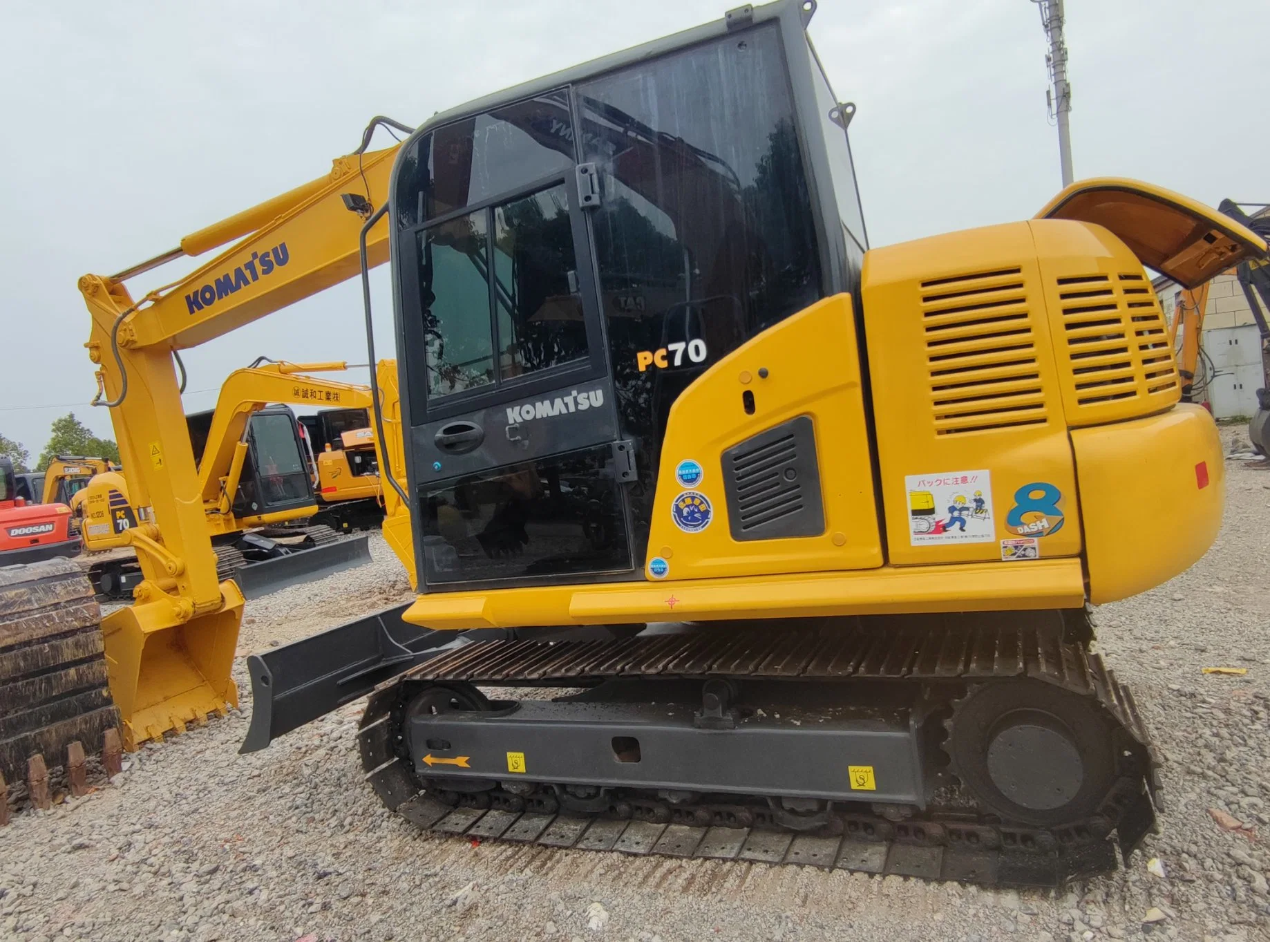 Excavadora Komatsu PC70 usada en Alta eficiencia con Precio razonable para la Venta.