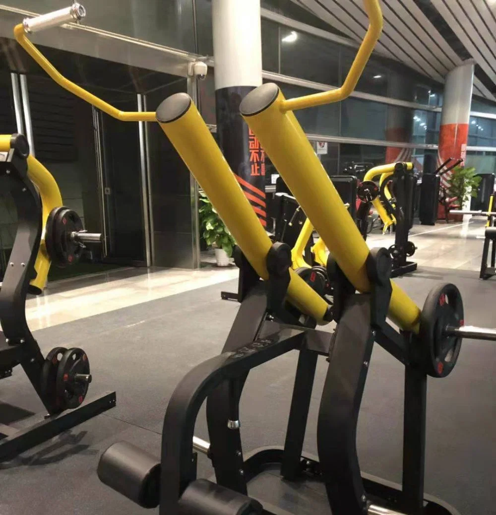 Comerciais saudáveis Ginásio Fitness Club Força puxe o equipamento