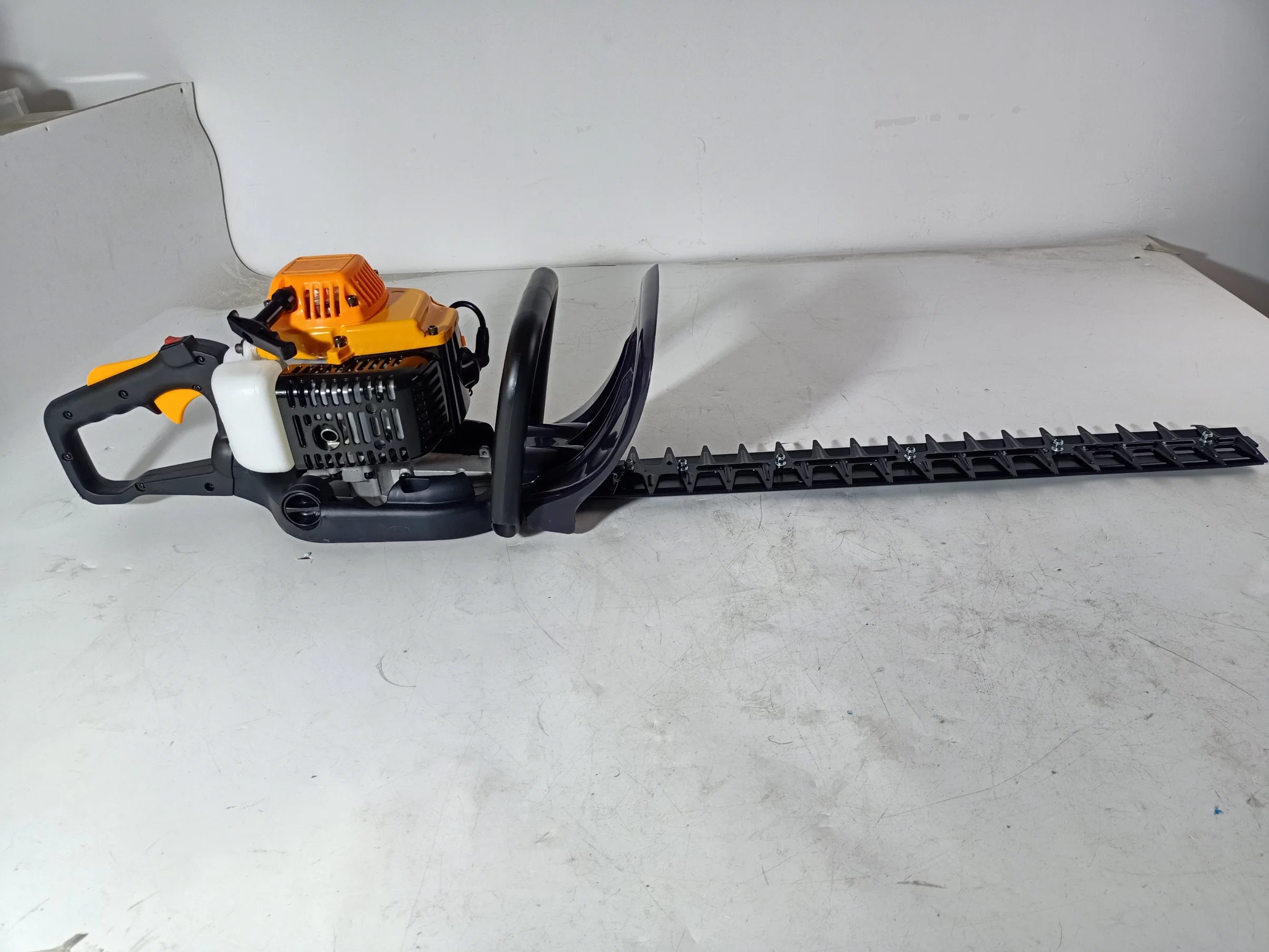 Um 1e32f Engine Double Side 22.5cc Gasoline Hedge Trimmer Made in China/Two Blades Hedge Trimmer