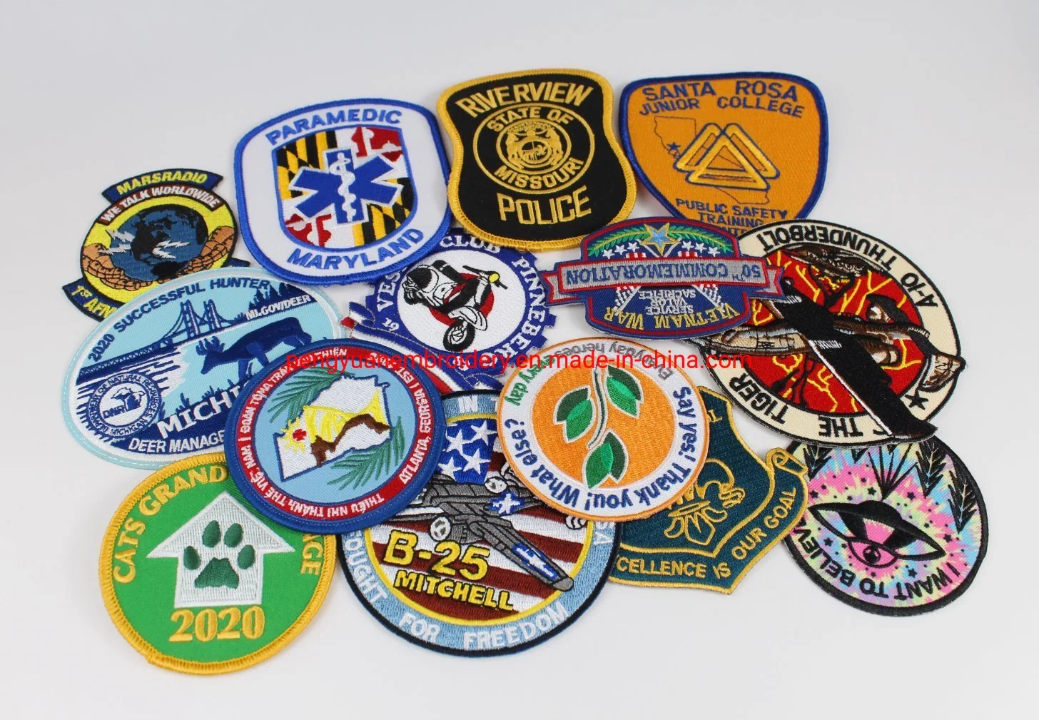 Broderie de haute qualité personnalisés de correctifs de Patches pour le vêtement tissé de badges