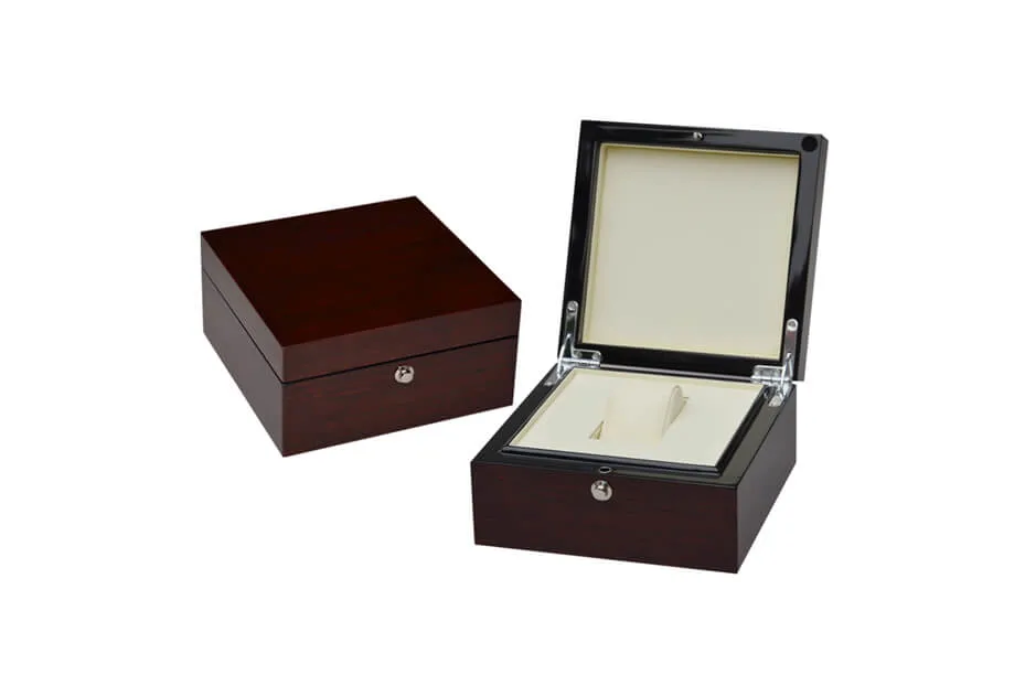 China Großhandel Luxus Lack Holz Geschenkbox / Fall für Schmuck / Geschenk / Ring / Anhänger / Ohrring / Armband / Armreif / Halskette / Set / Uhr / Parfüm