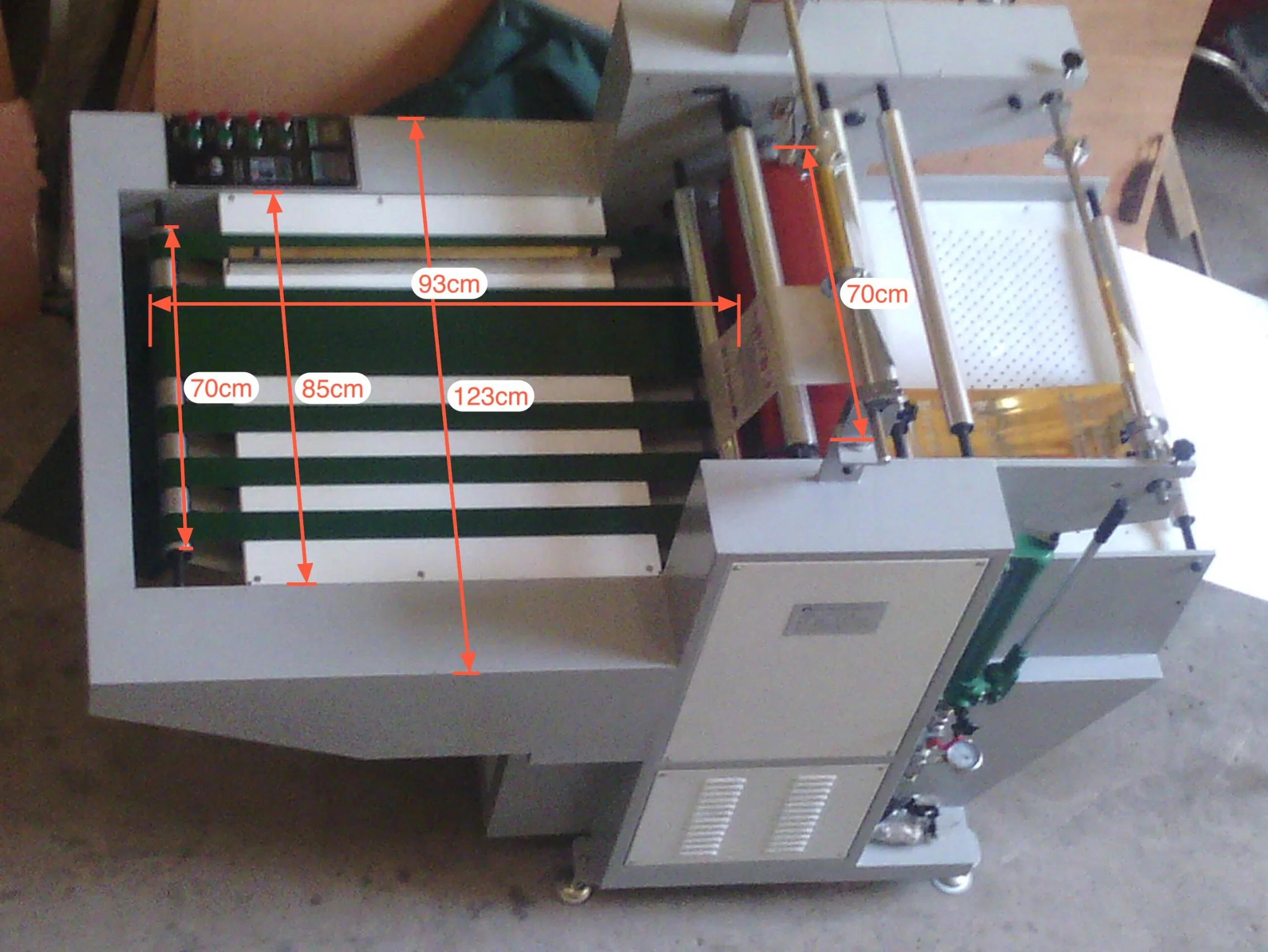 Fabricado por Foshan Yincai, máquina de estampación en caliente de rodillos especiales