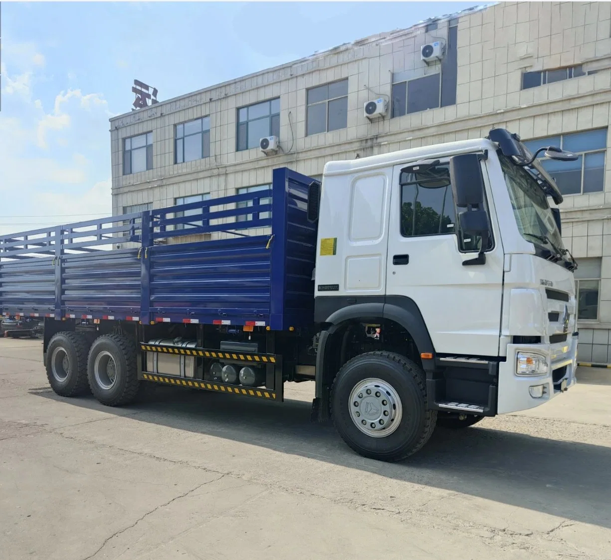 El mejor precio Cnhtc Sinotruk 400CV HOWO Camión de carga en Etiopía, Somalia Djibouti