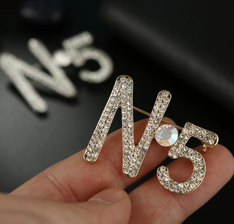 New Full Rhinestone Luxury Fashion Wedding Party Letter Woman Boutonniere Number 5 Brooch