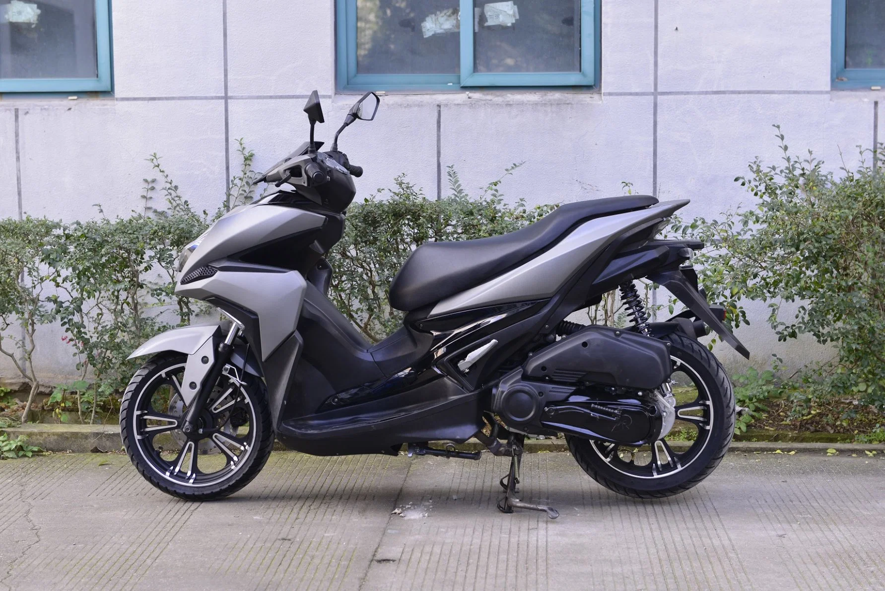 جيلي موتور 150cc Nmax155 موديل جديد جيلي دراجة نارية سكوتر CCC CE Mugen Sv/SM-150 سكوتر موتور سكوتر مغرفة الغاز Nvx Adv