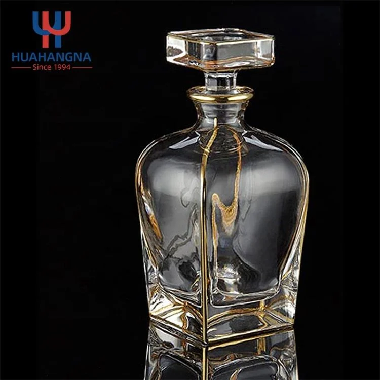 Grabado personalizado Non-Lead Guarnecido de oro Classics 5 pieza cuadrada de vidrio sin plomo decantador de Whiskey y cristal para el Bourbon Vodka Gin