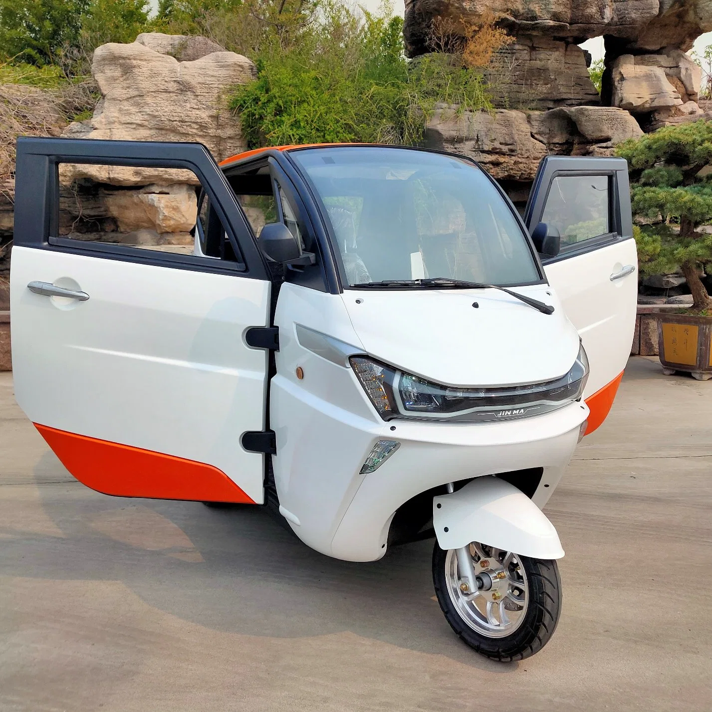 2020 Best Sell Electric Cabin Scooter with 1500W Motor for Hot Sale in Europe