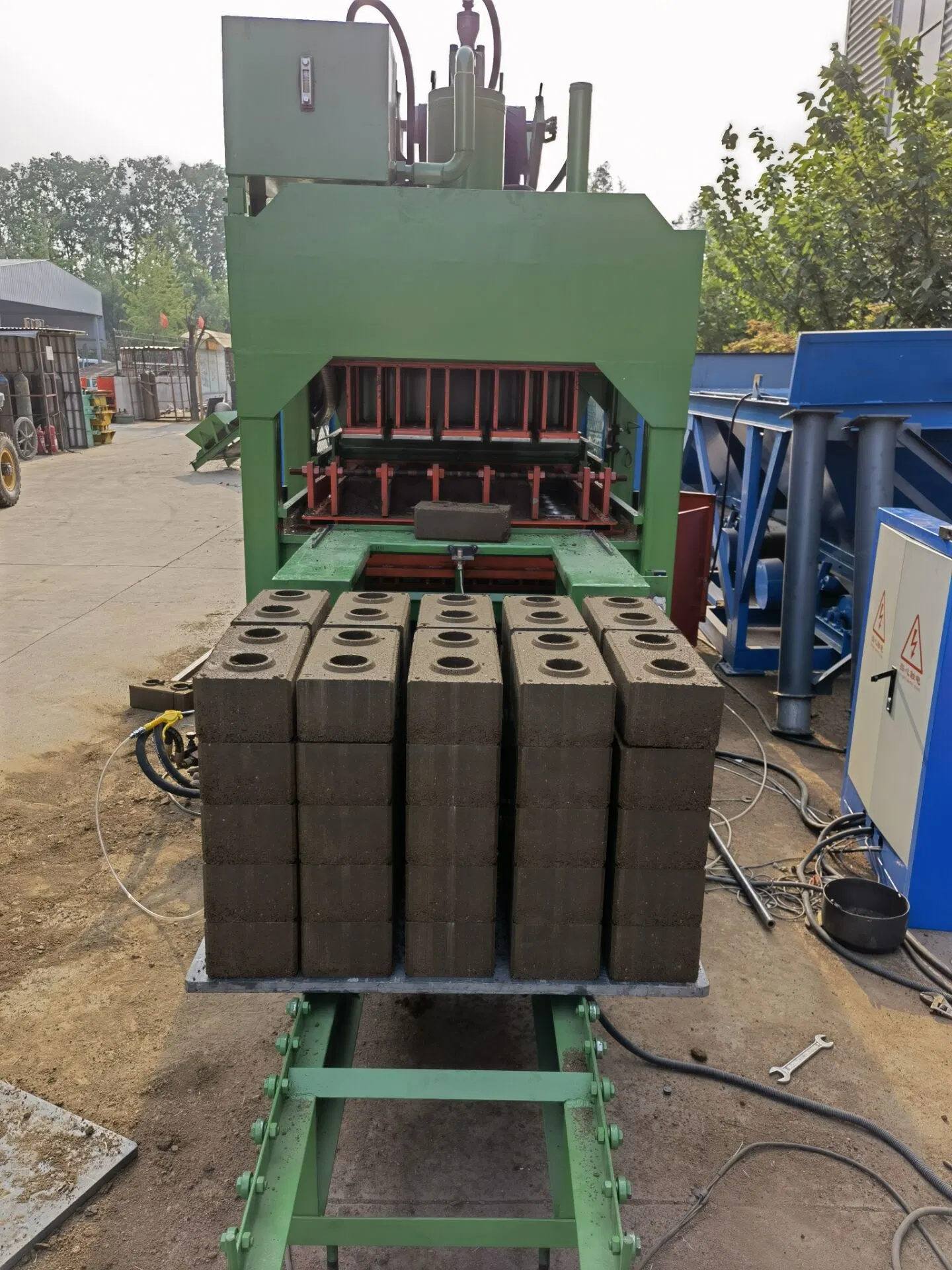 10-10 Kenya Soil Cement Interlocking Brick Making Machine