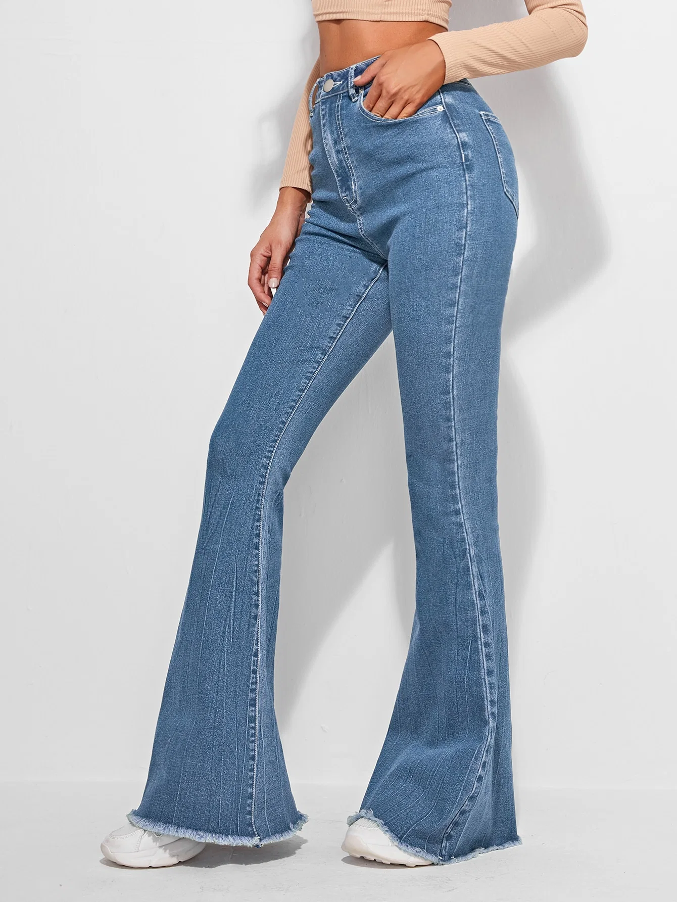 O OEM&amp;Manufacturer Novo Fashion Lady High-Waisted esticar a cor azul claro conexão acampanada de alta qualidade com margem bruta sobre jeans Denim Inferior