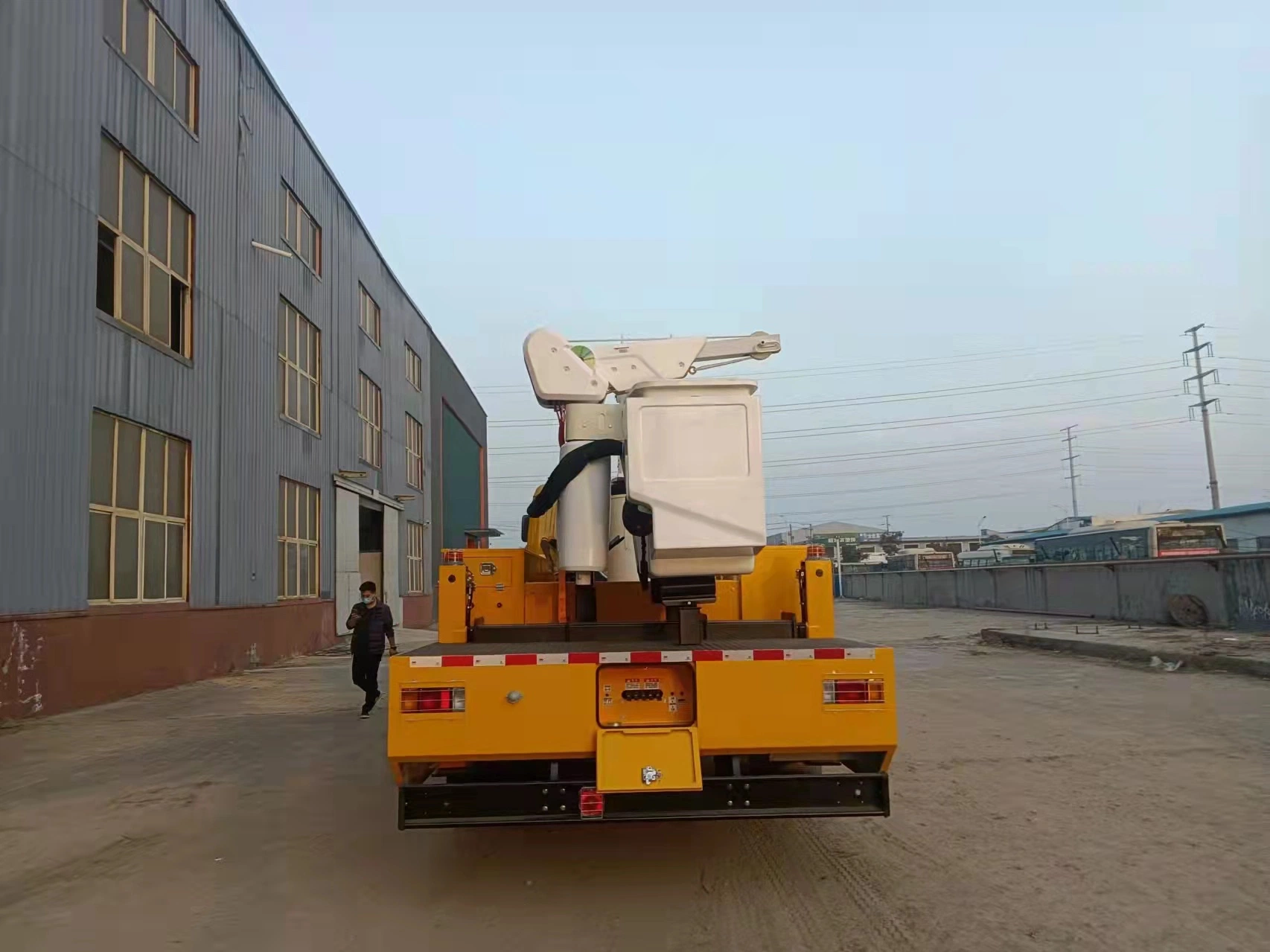 17m LKW montiert hydraulischen Boom Lift kleine Kirsche Picker mit Isolierter Eimer