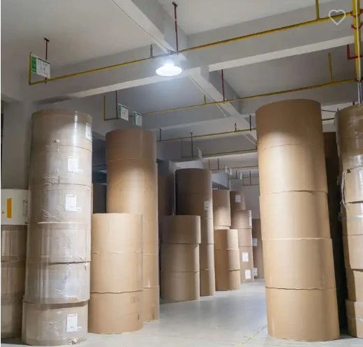 Китай производитель поставщиков белого цвета коричневого цвета на тонну Raw Jumbo Frames рулон Virgin PE бумага с покрытием из переработанных смещение обвязки рулона бумаги