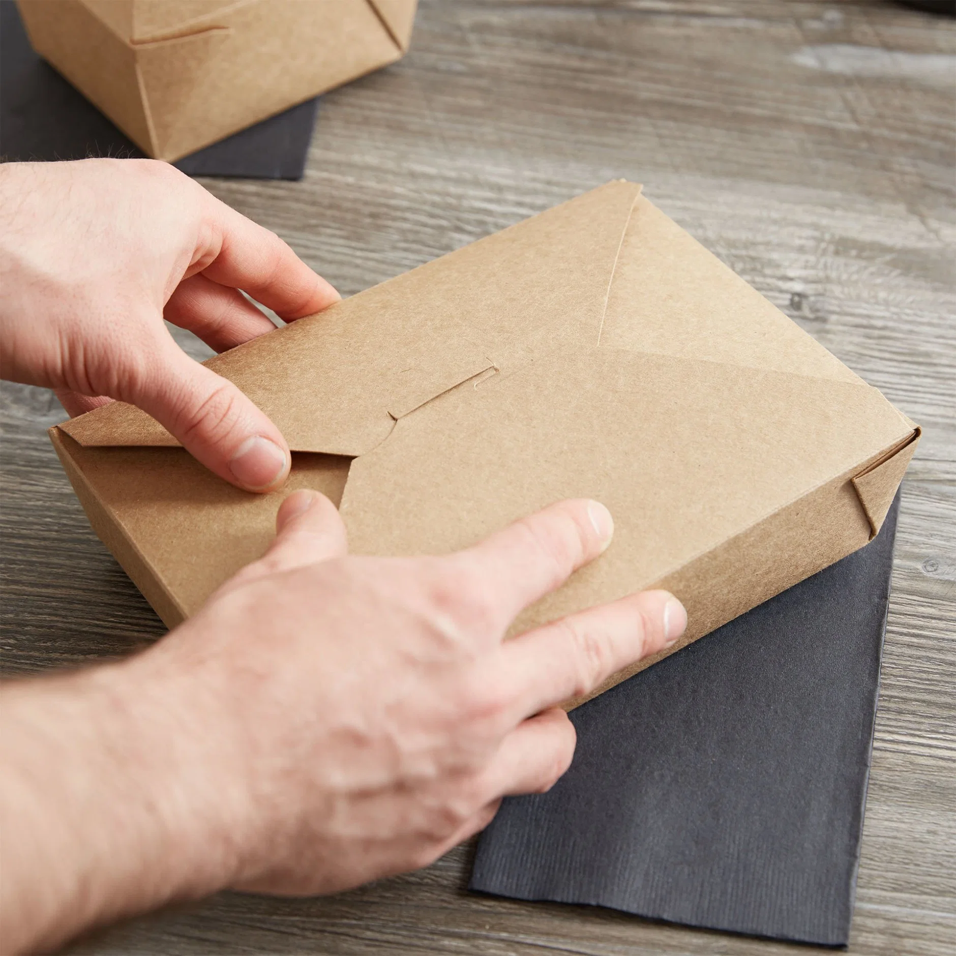 Contenedor de papel para comida rápida, llévese el recipiente a prueba de agua y grasa Caja de fideos Kraft